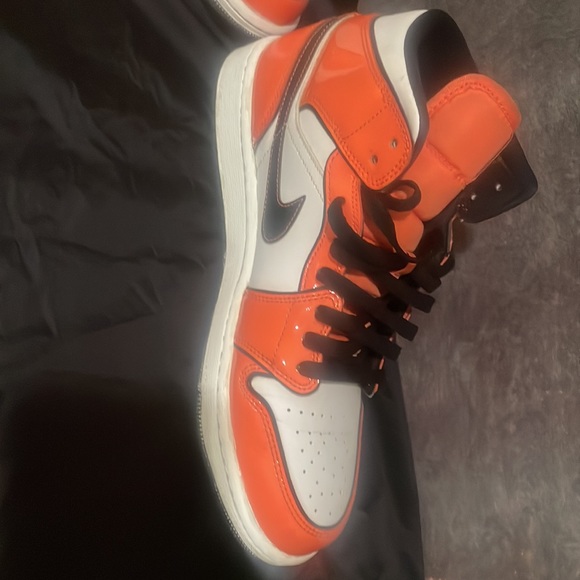 Jordan 1s - Picture 5 of 7